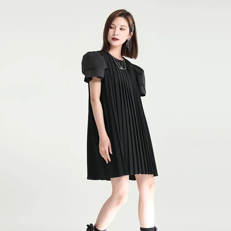 

Zhongchuang Rizhen French senior bubble sleeve pleated dress women's summer 2023 design sense niche small black skirt