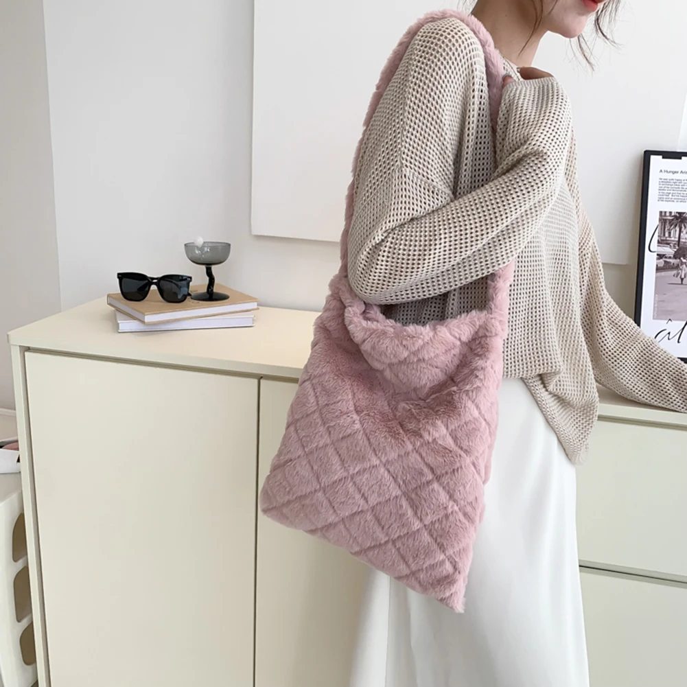 

Женская вместительная сумка-тоут для покупок, мягкая плюшевая пушистая меховая Сумочка с ромбовидным узором, для путешествий, повседневног...