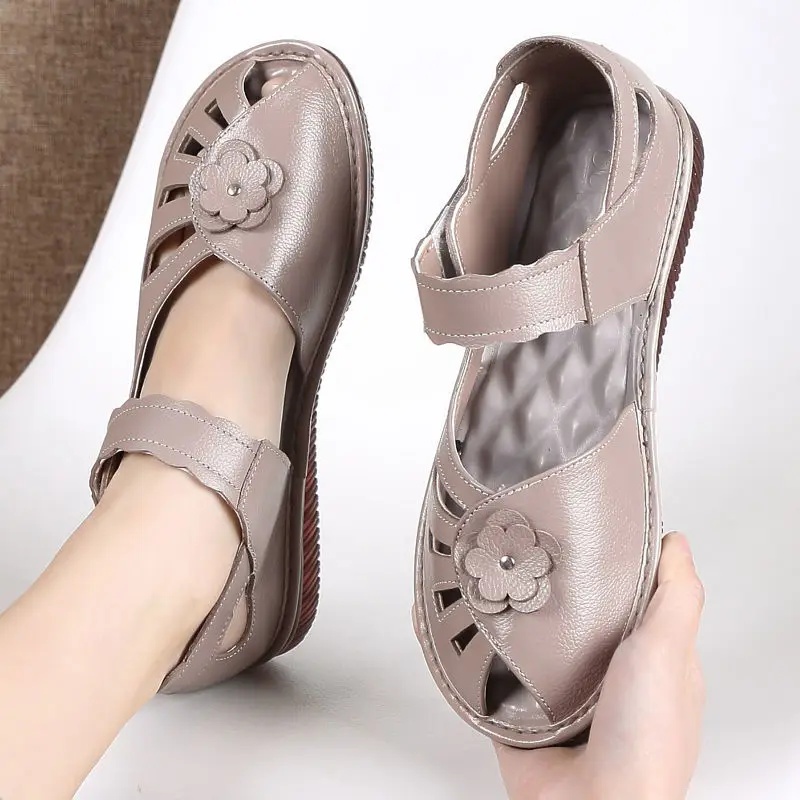 Leisure Ladies Summer Flats Shoes Comfortable Leather Mom Shoes Flowers Hollow Breathable Sandals Female Soft Sole Women's Shoes