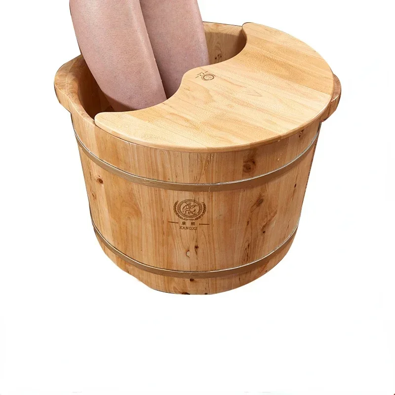 Ведерко для ванны ног из массива дерева дизайн амфоры изолированный массажный