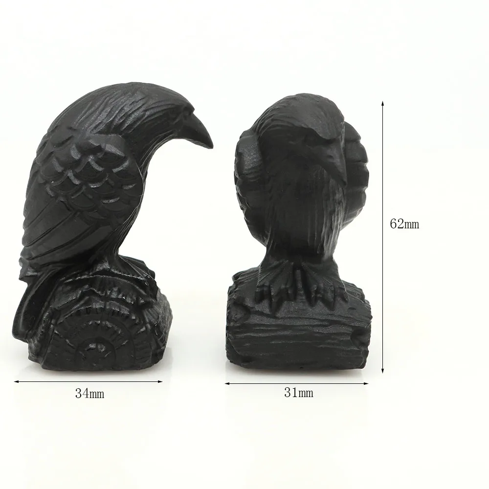 

Статуя ворона из черного обсидиана