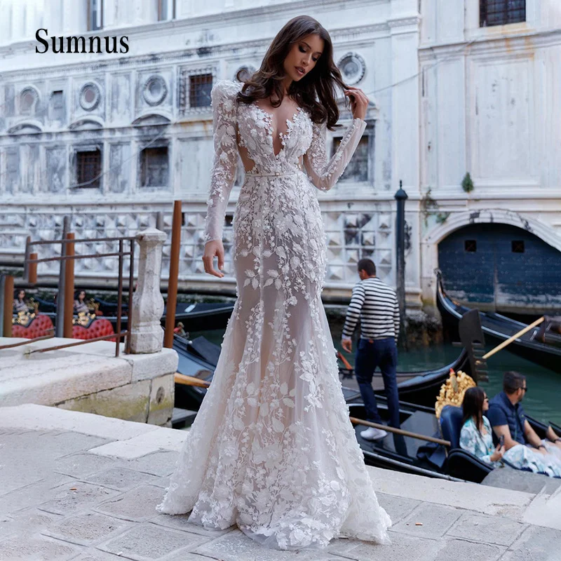 

Luxury Lace Appliques Wedding Dress Deep V-neck Back Illusion Zipper Full Sleeve Bride Gown Floor Length Wedding Gowns 2022