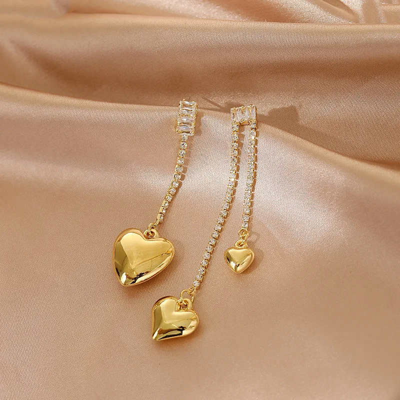 

2022 Fashion Korean Earrings New Personality Tassel Asymmetric Crystal Love Long Women's Earrings Factory Wholesale Pendientes