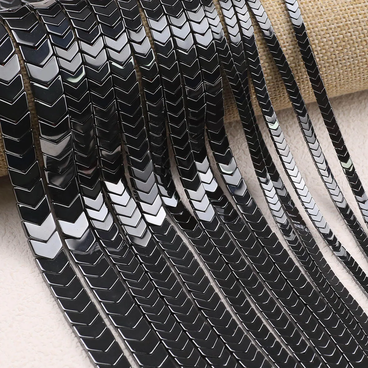 Плоские бусины из гематита в ассортименте