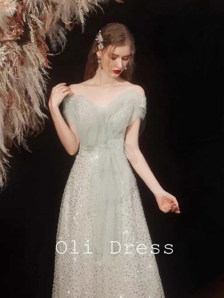 

Luxury Silver Gray Celebrity Dresses Off Shoulder A Line Pleat Lace Beading Sequins Wedding Party Banquet Evening Prom Gowns New