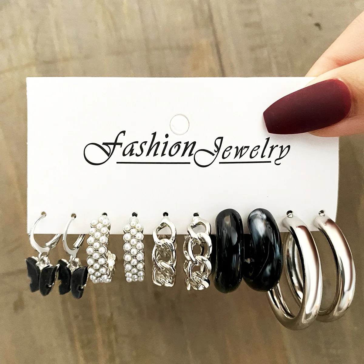 

New In Earrings Set for Women Hip Hop Black Butterfly Fashion Simple Acrylic Circle Pearl Earrings Trendy Earrings Jewelry