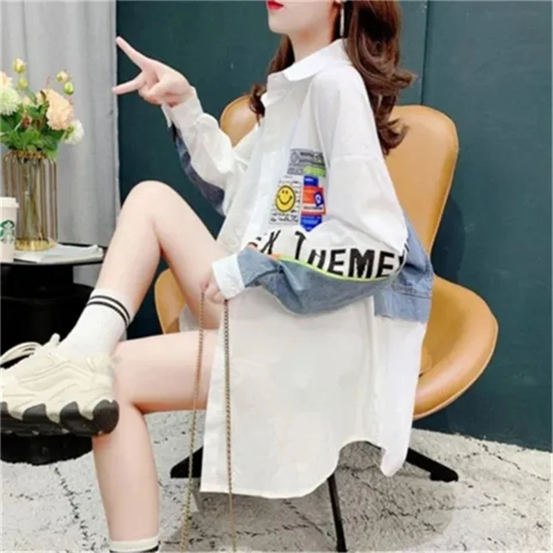 Женская джинсовая рубашка средней длины, Новинка весна-осень 2023, свободная и универсальная куртка с прострочкой, M1134