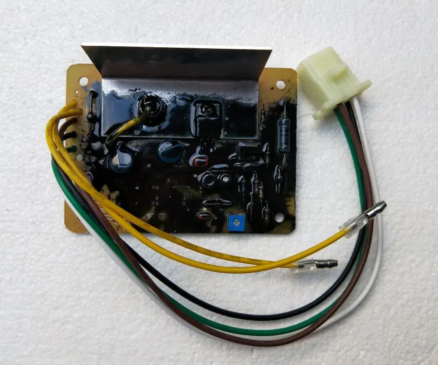 

MGE6700 AVR 112,5 в генератор TSV7500 регулятор напряжения Замена RGV12100 MGE6700 EF12000 если вам нужно 225 в оставьте нам сообщение