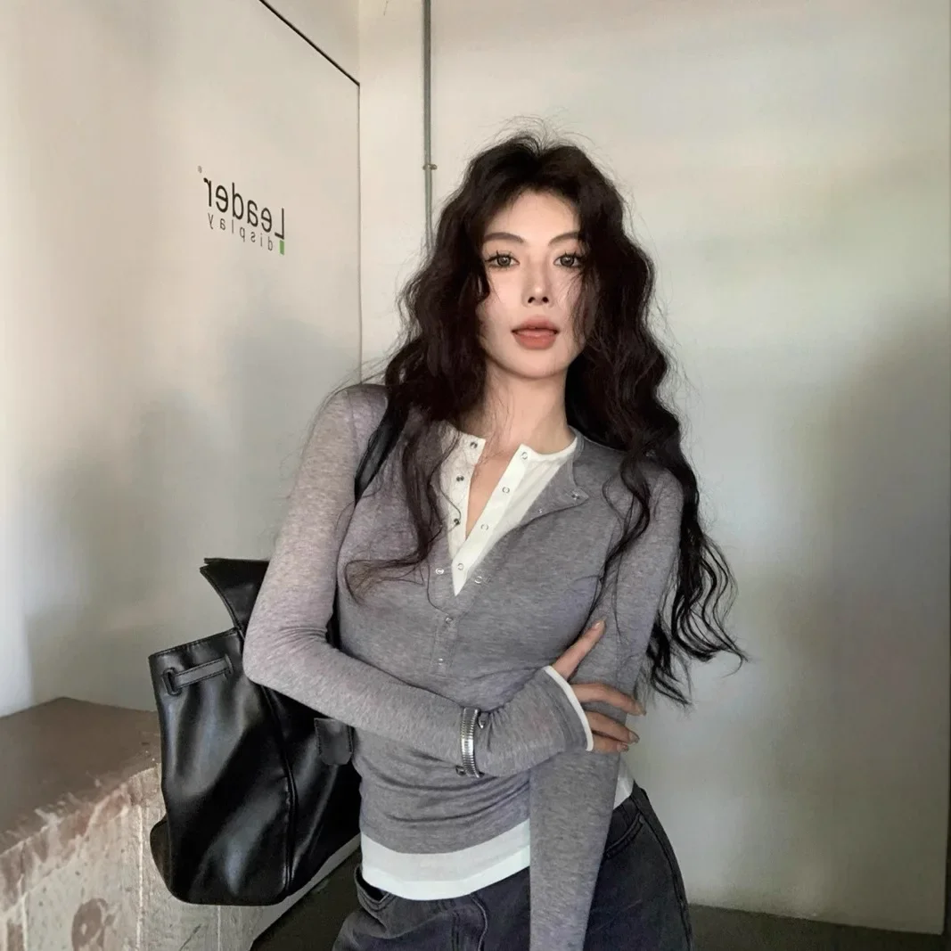 Two-Piece Illusion Blocking Color Long Sleeve T-Shirt Women's Autumn Slimming Base Layer Top Elegant Versatile Korean Style |