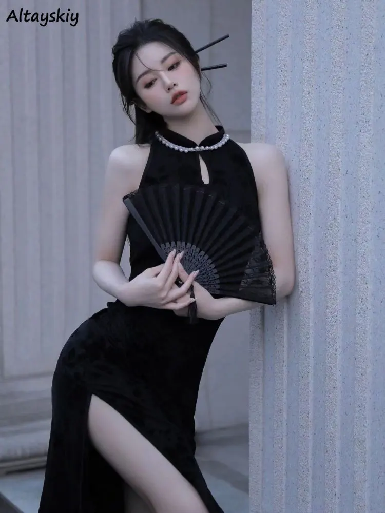 

Женское ажурное платье средней длины, черное элегантное платье без рукавов с разрезом сбоку, высокой талией и воротником-стойкой, украшенно...