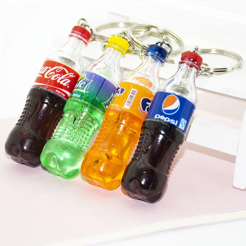 

Брелок для ключей с имитацией бутылки напитков для мужчин и женщин, милый подарок для миниатюрной куклы, подвеска на сумку, 2022