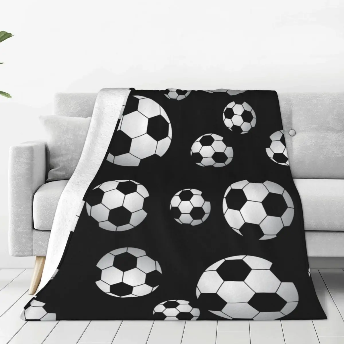 

Soccer Pattern Fleece Throw Blankets Football Balls Sports Blanket for Bed Outdoor Super Warm Bedding Throws