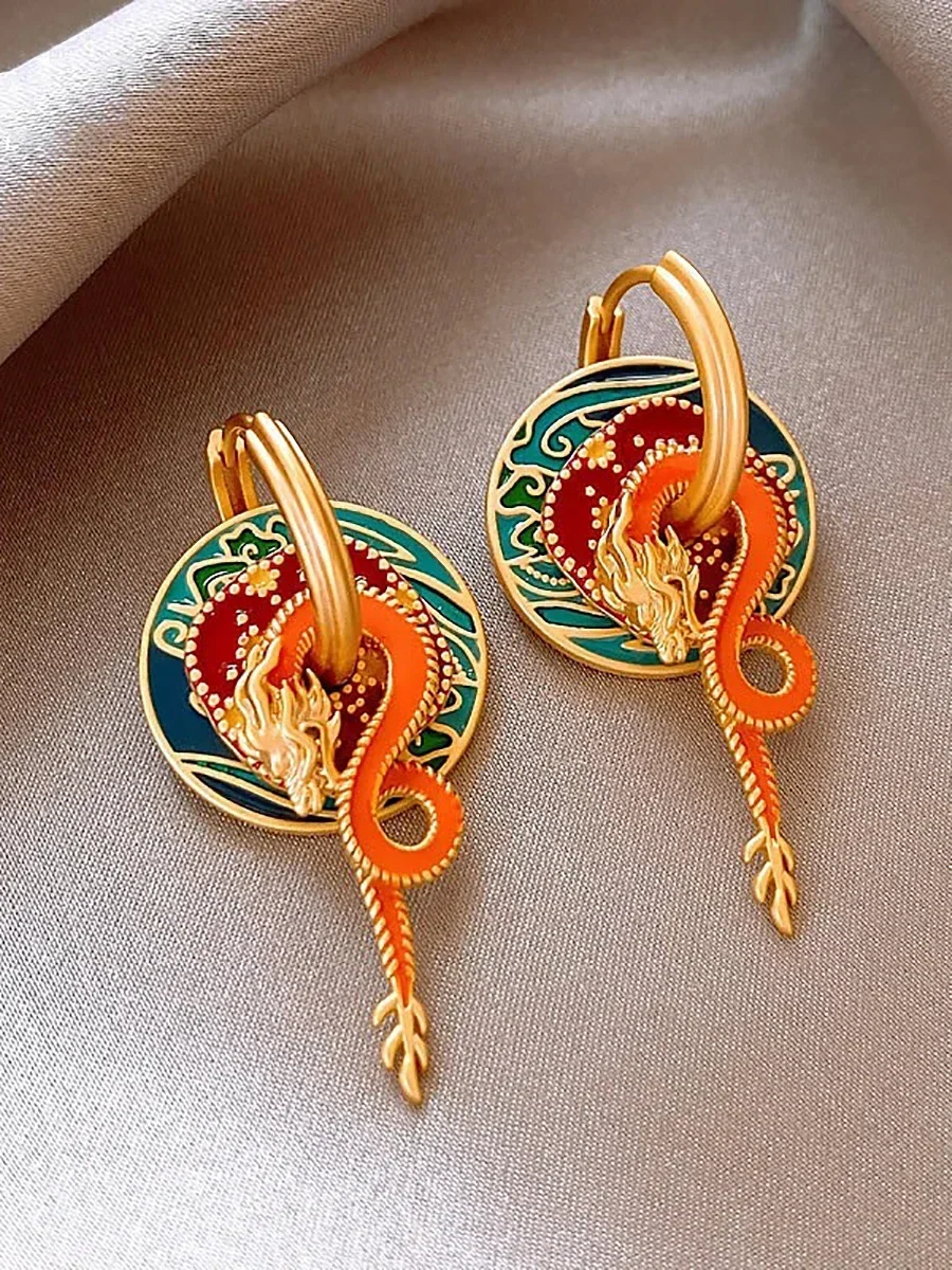 Женские металлические серьги в виде льва