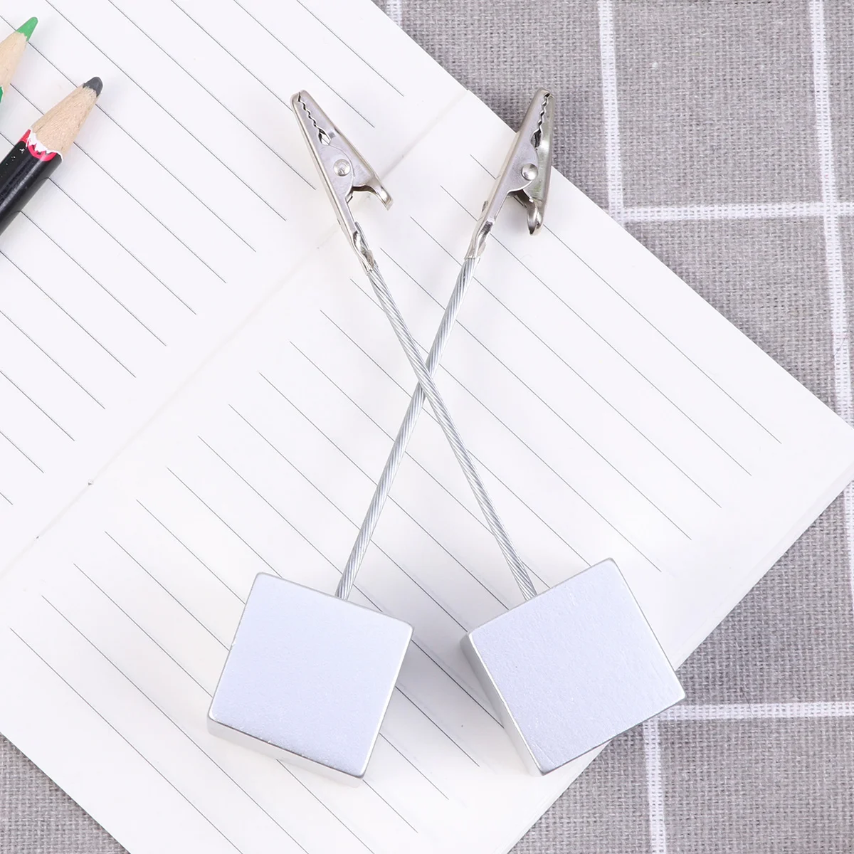 

Держатель-зажим для бумаги, фотостойки, держатели для заметок, стол с аллигатором из смолы, дисплей с цифрами, меню, изображения, застежка с и...