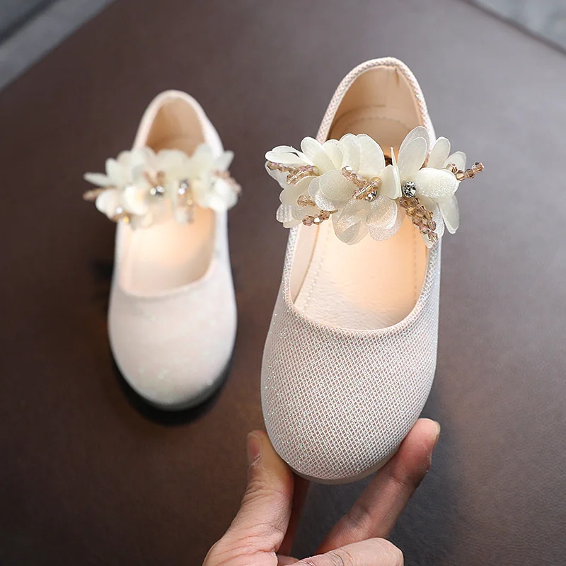 

Детские кожаные туфли для девочек, блестящие цветы, обувь принцессы для детей, свадебные детские туфли на плоской подошве, весенне-летняя Классическая обувь
