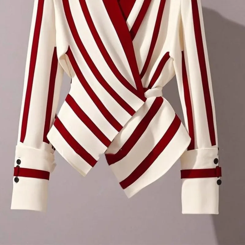 Элегантная рубашка нестандартной формы в красно-белую полоску женская блузка с