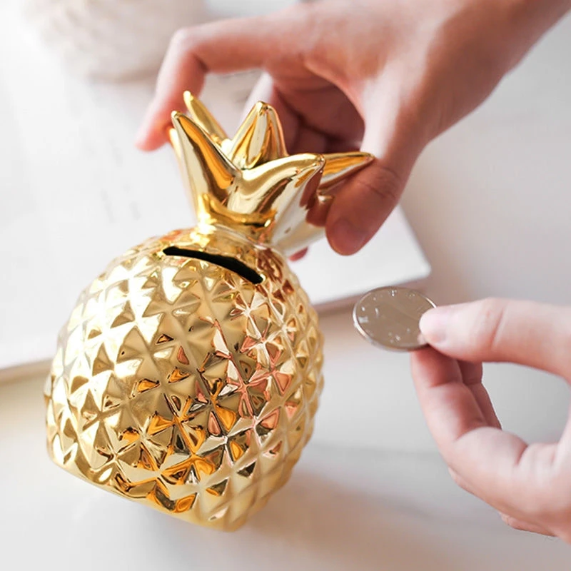 

Nordic Small Pineapple Statue Money Boxes Ceramic Golden Piggy Bank Ornament Saving Box Crafts Home Desktop Decoration Gift