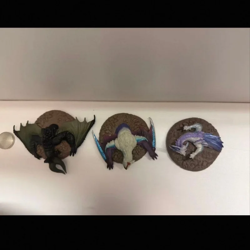 Фото Коллекционная мини-фигурка Bandai Monster Hunter Gashapon: Редкие подвиды — Черный Диабло, Стигийский Зиногре, Пламенная Лиса. №5