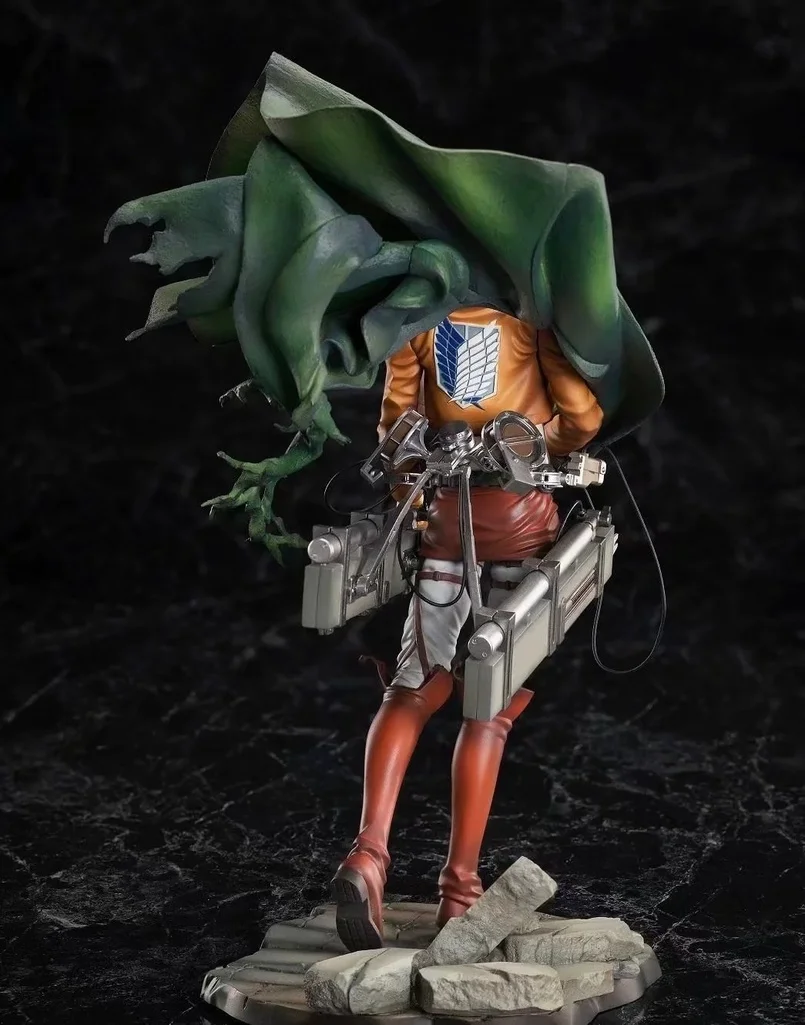 Фигурка из аниме атака на Титанов 30 см |