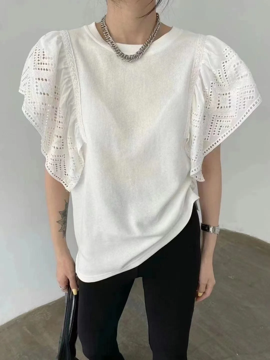 

New Round Neck Lace Sleeve Shirt Women's Korean Loose White Short Sleeve T-shirt Net Red Super Fire Top Spring Summer