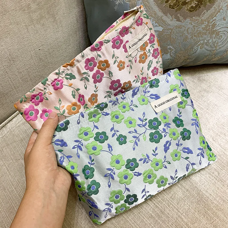 Маленькая косметичка с рельефным цветком и художественной печатью сумка для