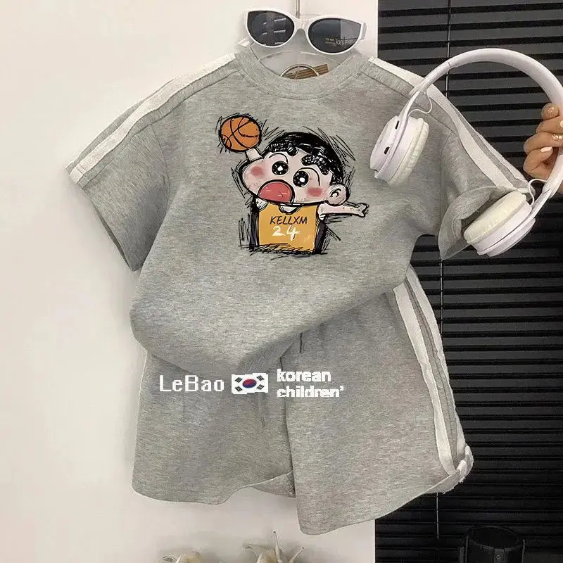 Милый спортивный костюм для мальчиков в стиле аниме Crayon Shin Chan, детский комплект из 2 предметов из мягкого хлопка, комплект из футболки и шорт в корейском стиле, комплект домашней одежды Kawaii (art.: 3920d98dec8a6) - 3920d98dec8a6
