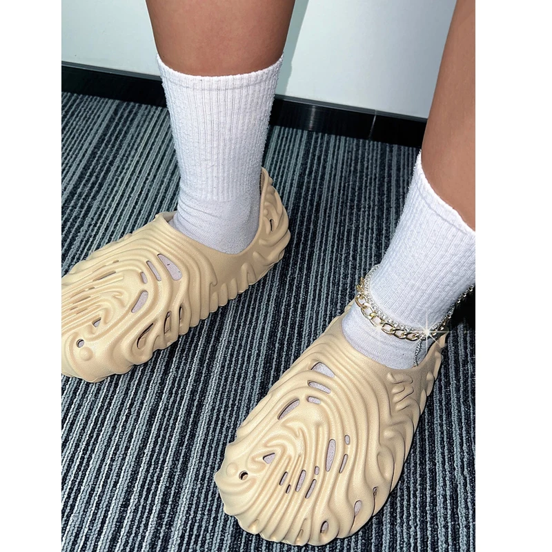 

Новинка лета 2022, модная женская обувь, сандалии на плоской подошве, однотонная обувь с отверстиями, уличная пляжная обувь