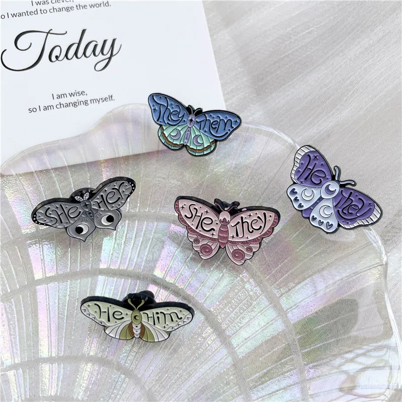 Мультяшная розовая синяя эмалированная брошь в виде бабочки свежие милые лунные