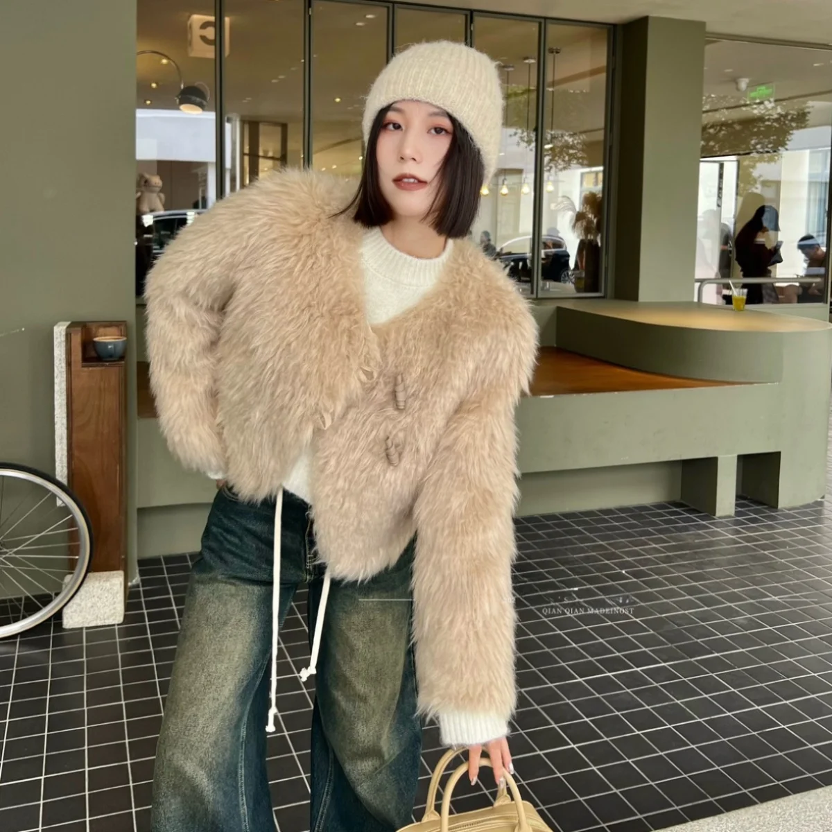 Осенне-зимняя женская одежда в стиле ретро имитация вьющейся пряжки с круглым