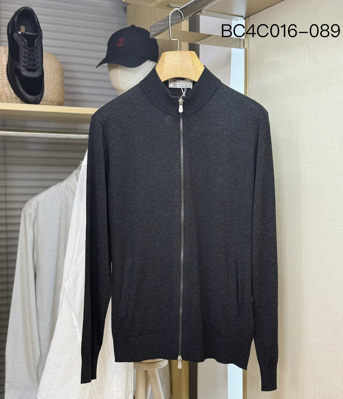 Мужской трикотажный кардиган с длинным рукавом на осень/зиму