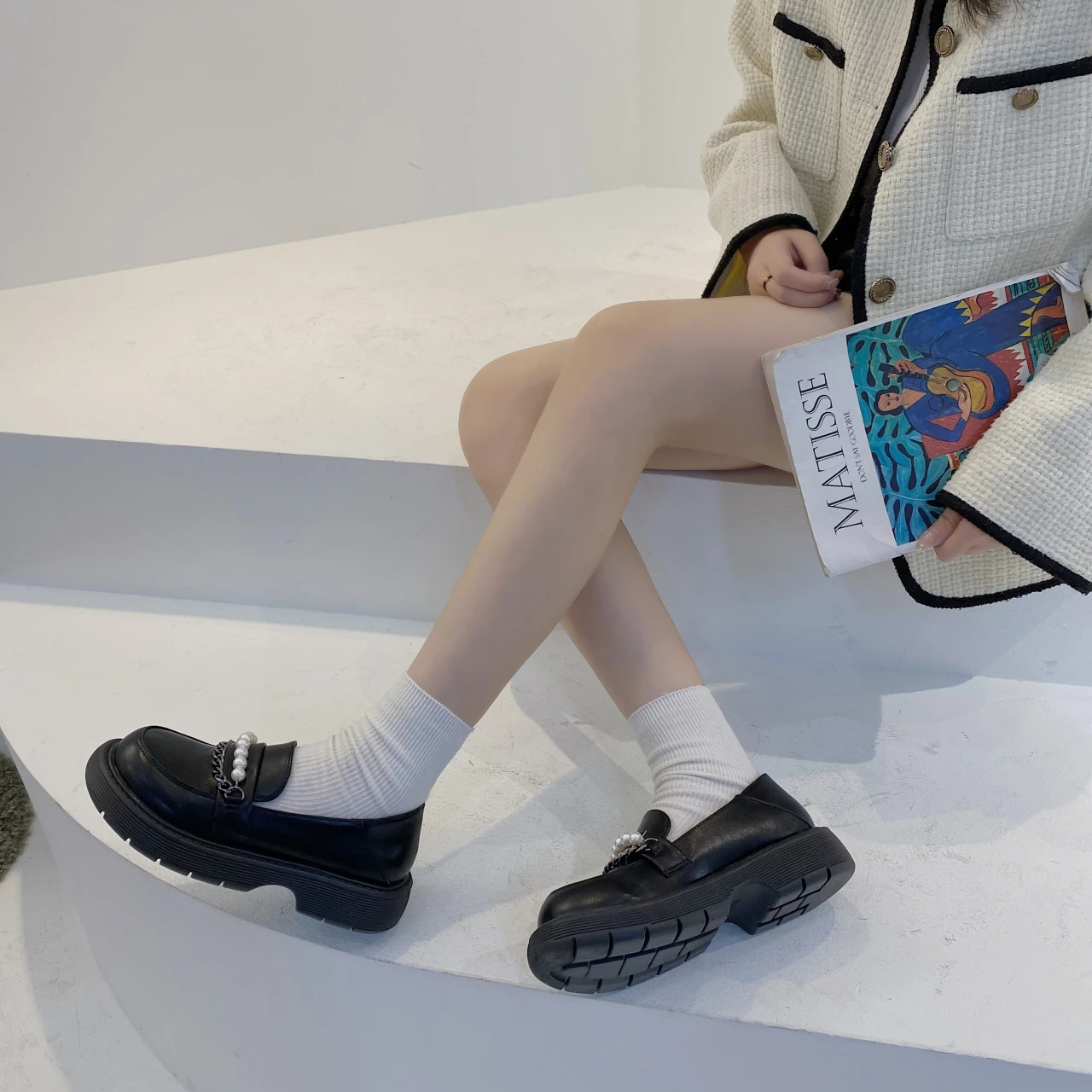 

Women Shoes Autumn British Style Pearl Decorateion Slip-on Round Toe Loafers With Fur Female Footwear Clogs Platform Casual Snea