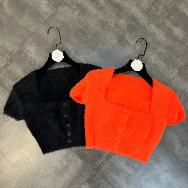 

Spring 2022 New Arrival Short Sleeve Square Collar Single Breasted Buttons Sweater Knitted Crop Top GD878