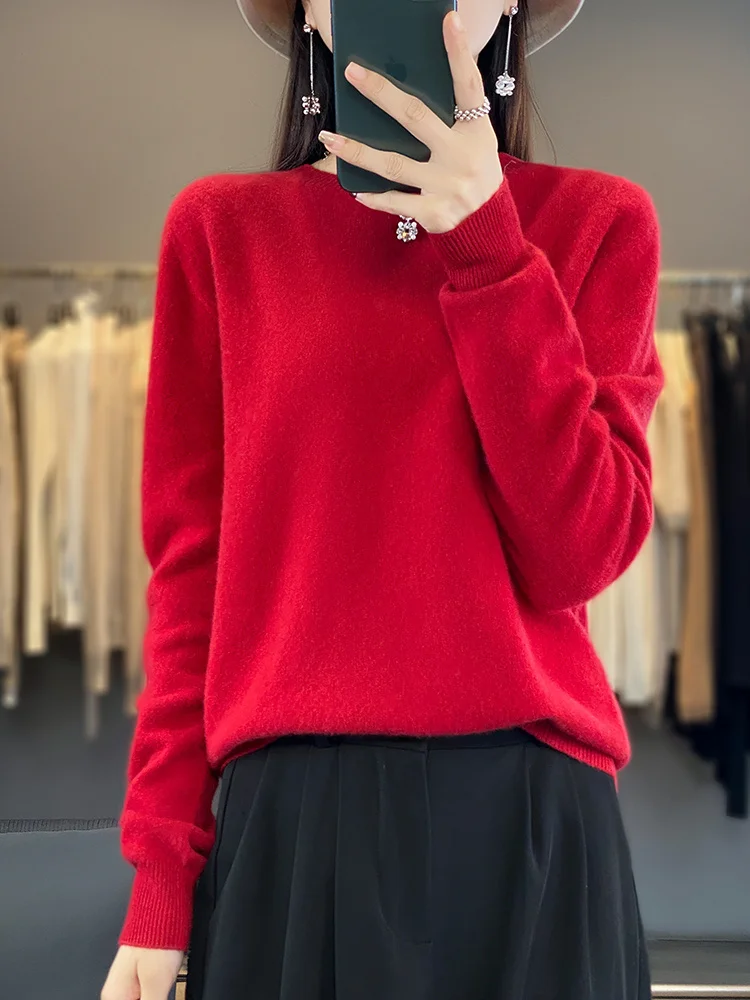 Новый однотонный свободный пуловер с круглым вырезом в классическом стиле