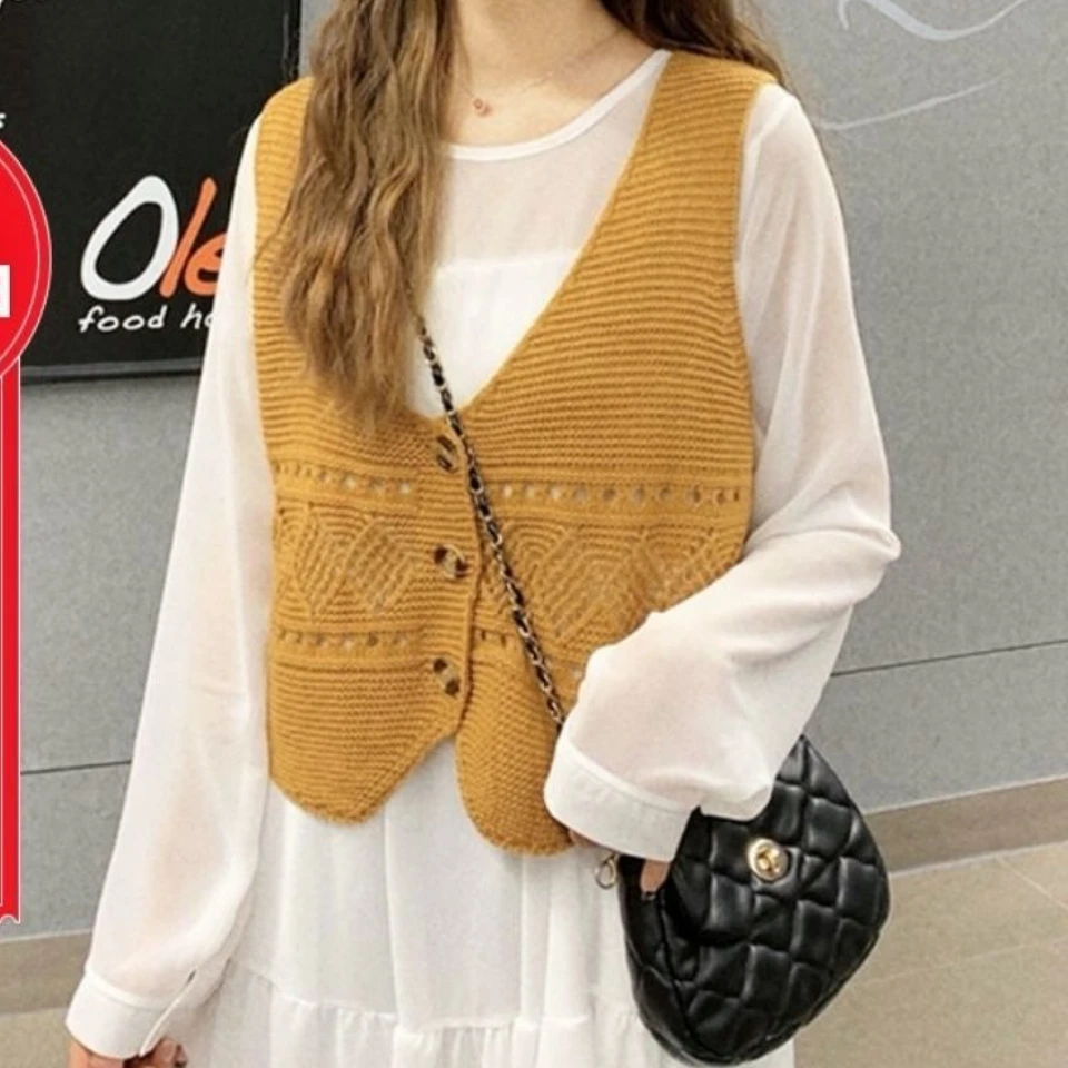 

Spring Autumn Women's Clothing Sweater Vest Knit Cardigan Sleeveless Jacket Fashion Korean Loose Short Grace Retro Beige Vest
