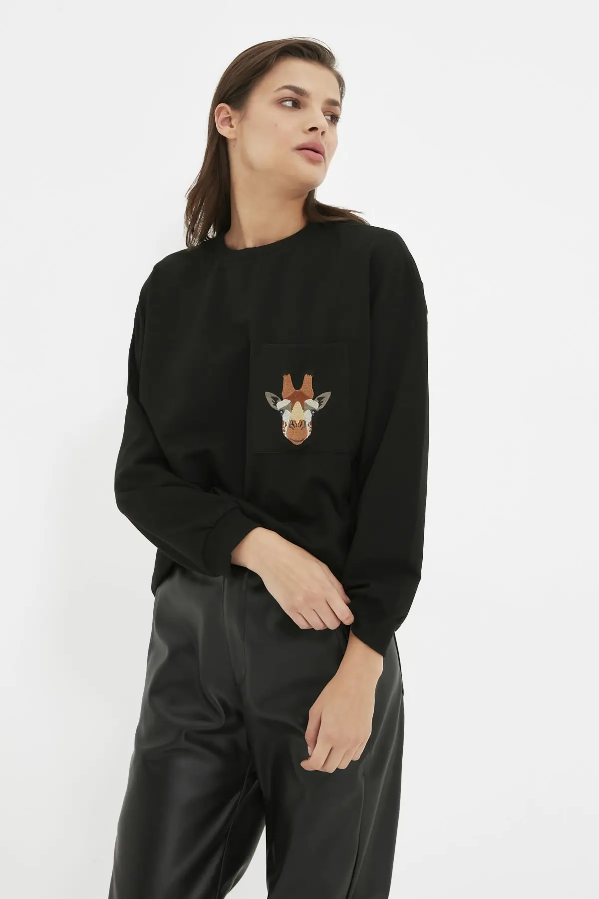 

Trendyol Nakışlı Oversize Knit Thin Sweatshirts TWOAW22SW1353