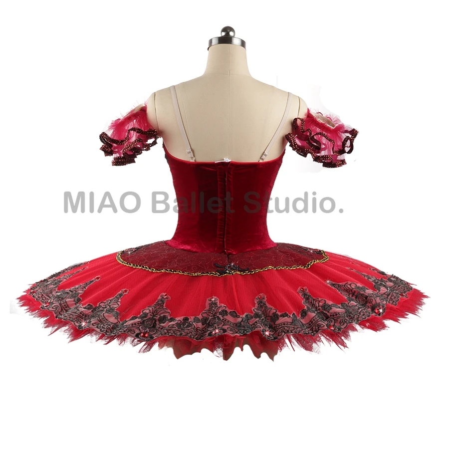 Женский костюм винного черного и темно-красного цветов 11 слоев