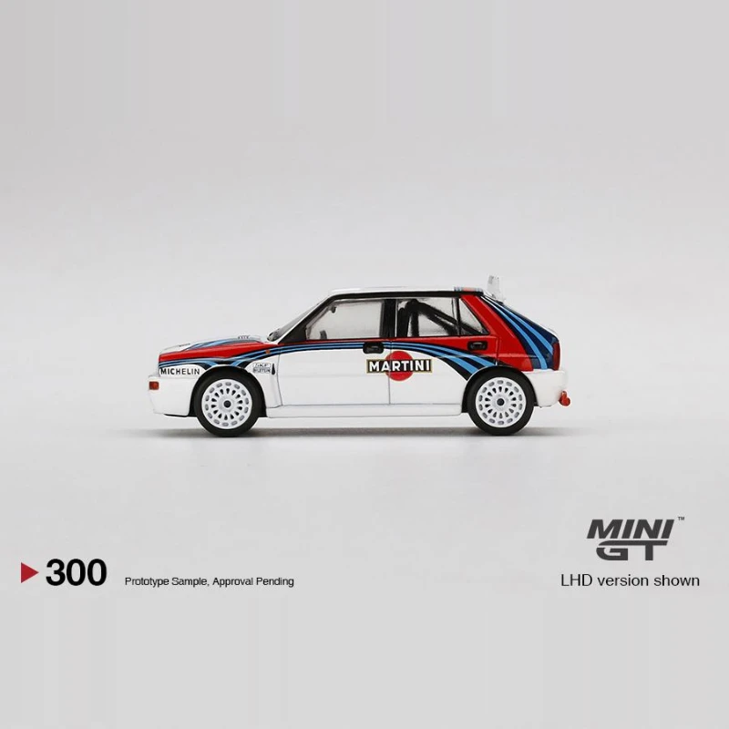 МИНИГТ Миниатюрный металлический автомобиль Lancia Martini 1:64
