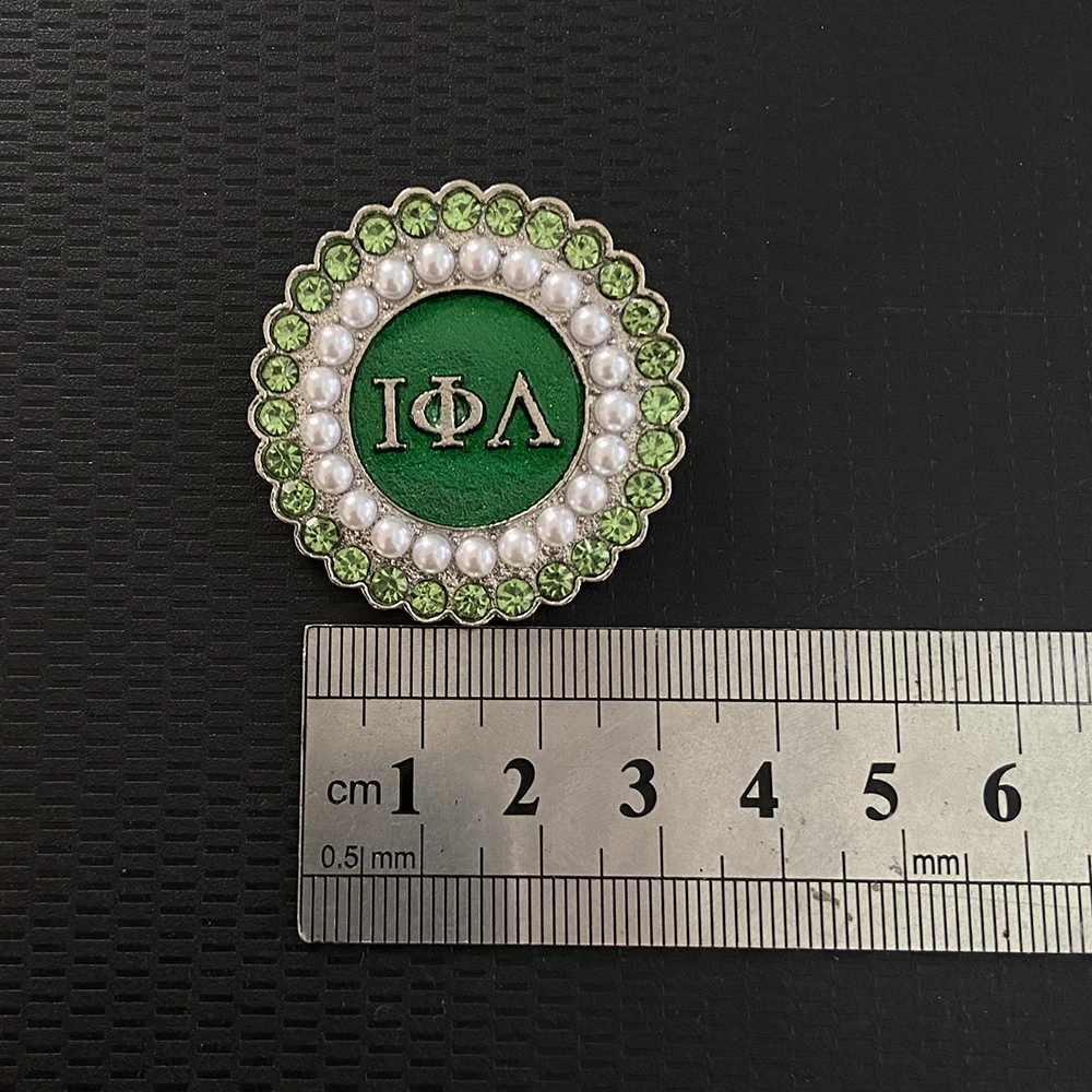 Iota Lambda Phi круглая фотография с греческими буквами