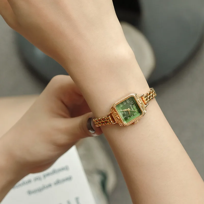 Rome Vintage Women's Small Gold Watch Light Luxury Fashion Niche Women's Watch Casual Elegant High Quality Emerald Wristwatch