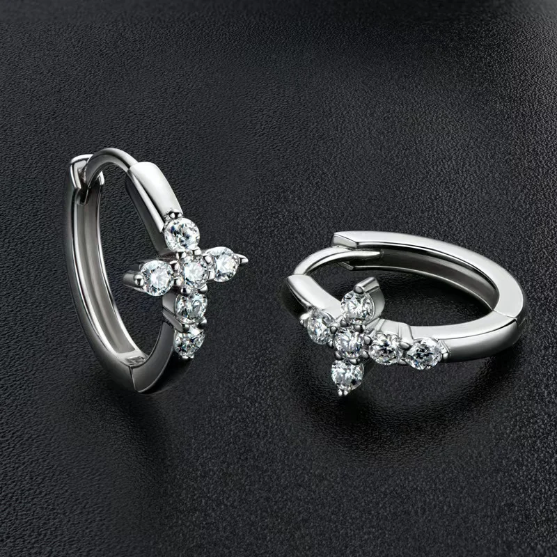 Серьги-кольца женские из серебра 925 пробы с муассанитом и крестиком - купить по
