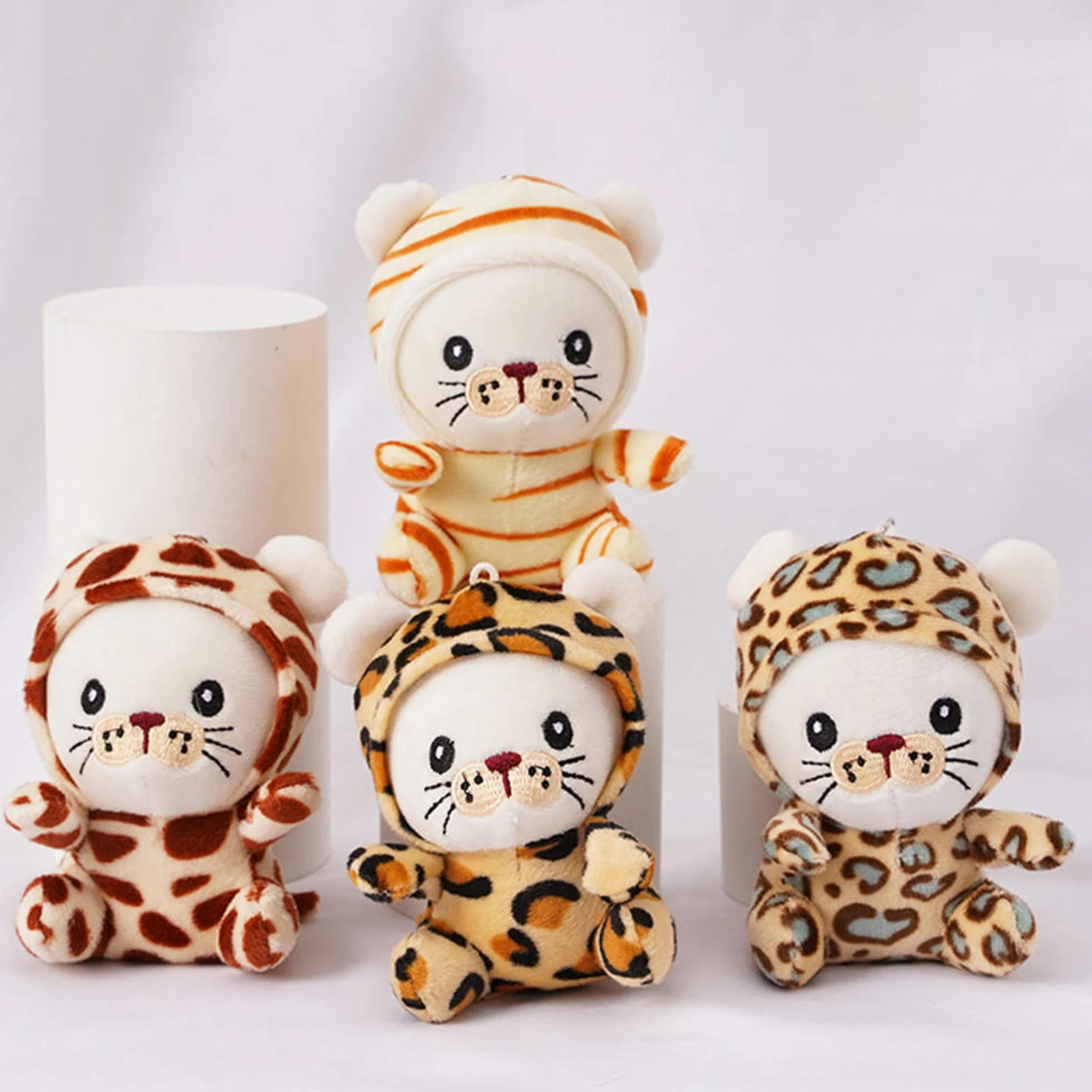 

Tiger Plush Keyring Mini Soft Stuffed Animal Doll Keychain | Cute Cartoon Pendant for Car Bag Ornament Gift