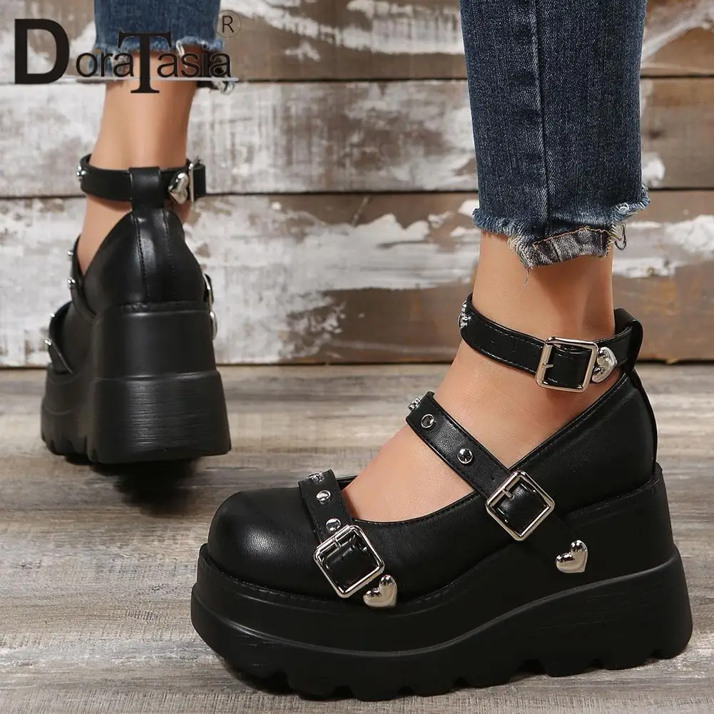 Brand New Ladies Goth Platform Pumps Fashion Heart Buckle Rivet Punk Wedges High Heels women's Pumps Party Street Shoes Woman