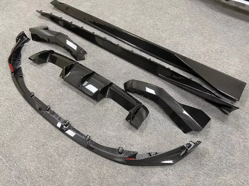 Фото Комплект обвеса G80 M3 G82 M4 M Performance Style из карбона: передний сплиттер, боковые юбки, диффузор, спойлер для G80 G82 2020-2025 №3