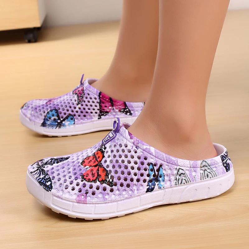 Women Fashion Clogs Beach Sandals Hollow Shoes Travel Outdoor Leisure Slippers Garden Clogs