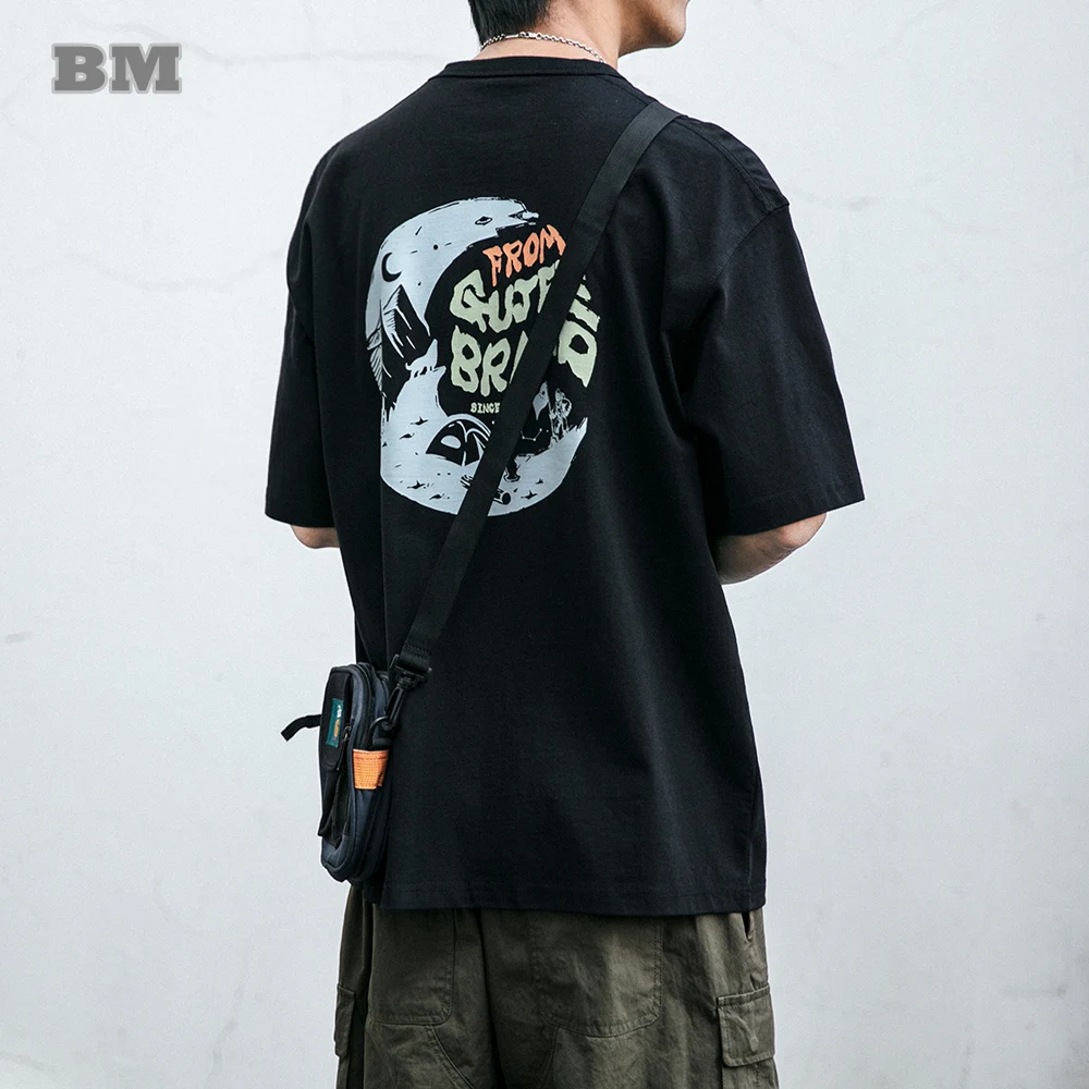 

2022 Summer American Streetwear Moon Print Oversized T-Shirts Loose Couples Round Neck Short Sleeves Harajuku Tops Men Clothing