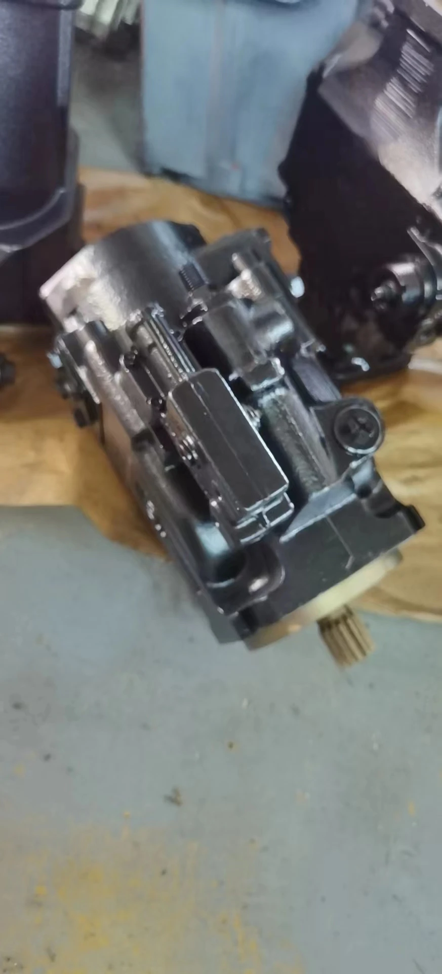 SHY AT 457670 Соромный поршневой насос 83041431 Гидравлический