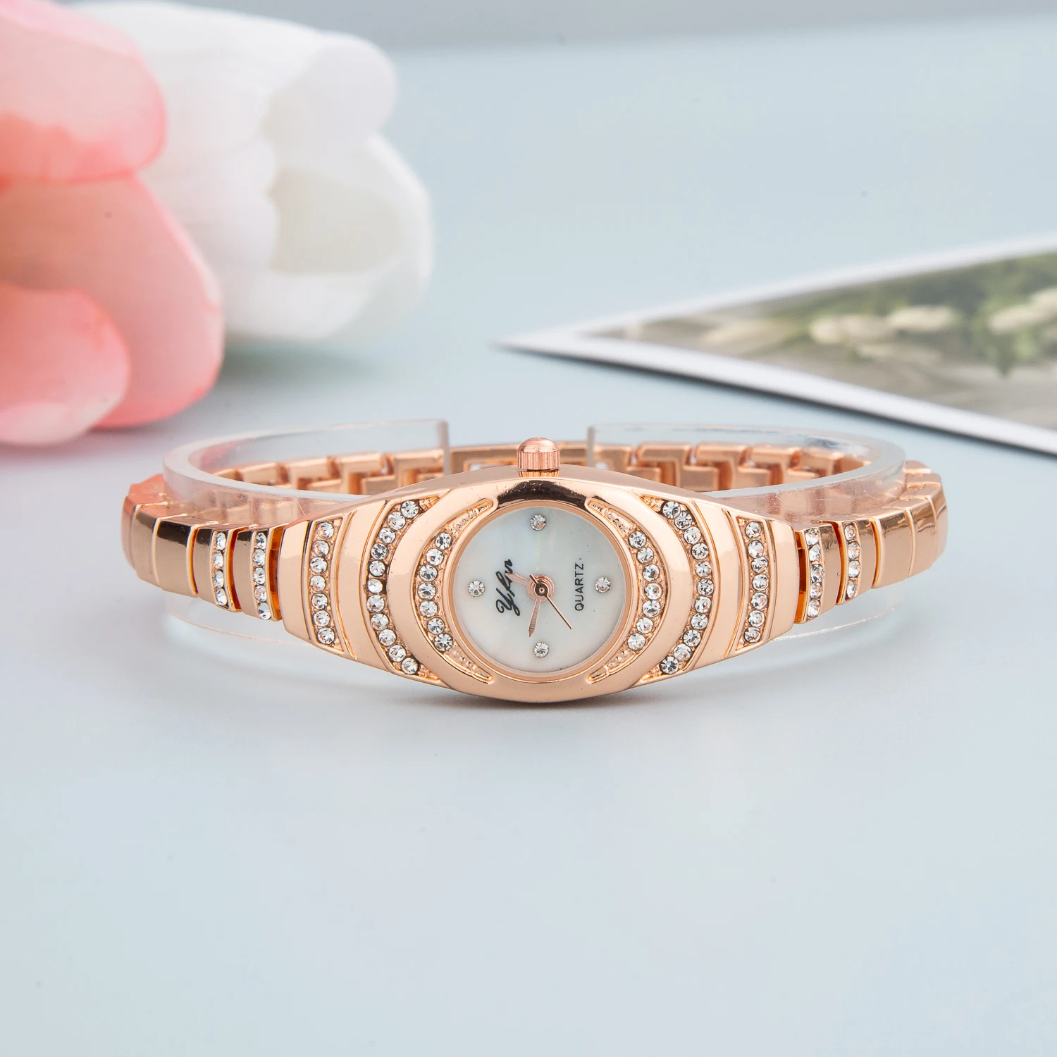 Women Bracelet Watch Golden Small Dial Quartz leisure Watch Popular Wristwatch Hour female ladies elegant watches Free Shiping