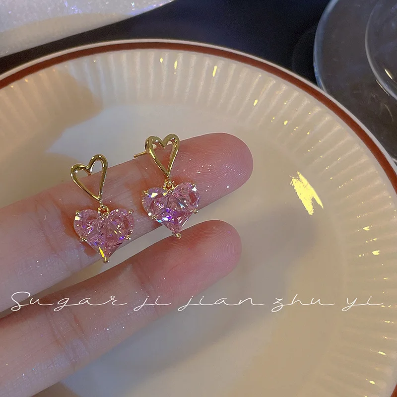 

2022 New Fashion Trend Unique Design Elegant Delicate Pink Love Zircon Clavicle Necklace Women Jewelry Party Gift Wholesale