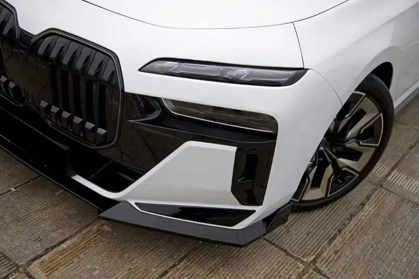 Для BMW 7 серии G70 2023+ STLF: Экономичный обвес из глянцевого черного полипропилена, в стиле M760 Black Knight Aero Kit (art.: 3920db03ed28d) - 3920db03ed28d