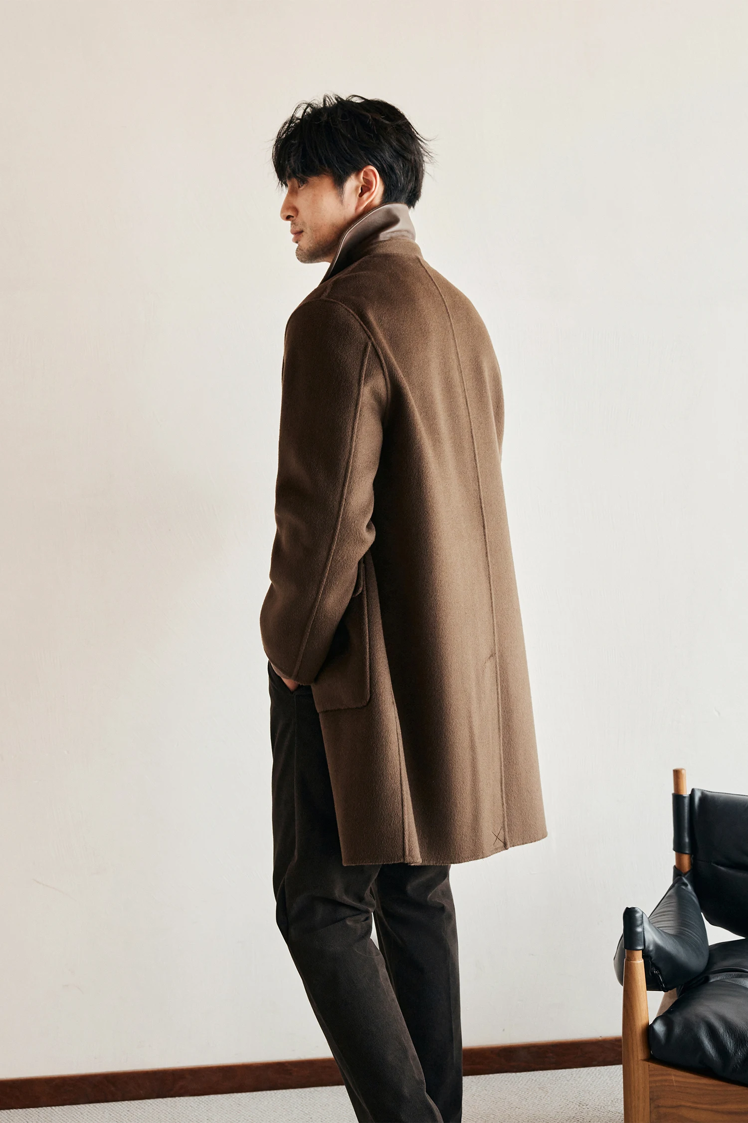 Milan Elite Gentleman массивное двустороннее шерстяное пальто средней длины с лацканами